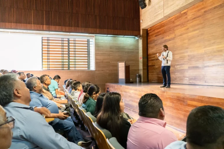 Sego y AGEO capacitan a autoridades municipales en generación de archivo histórico