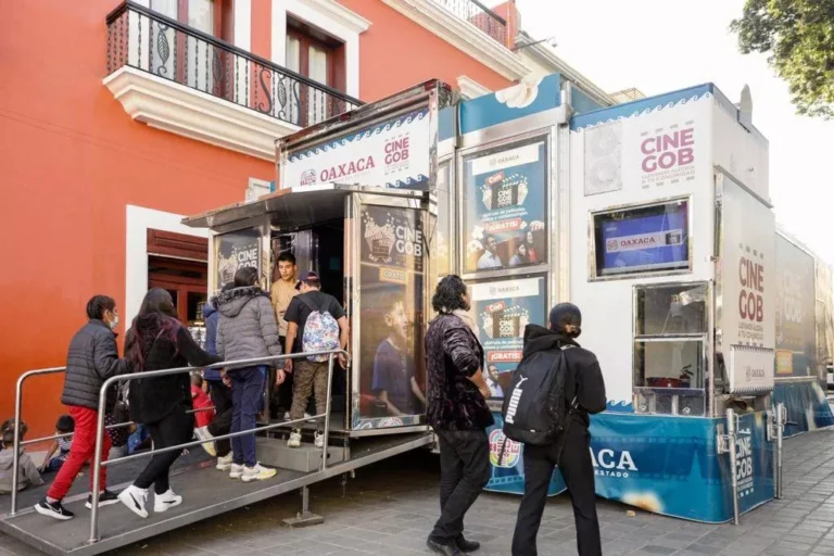 Invitan a disfrutar de las funciones de cine gob en la Alameda de León