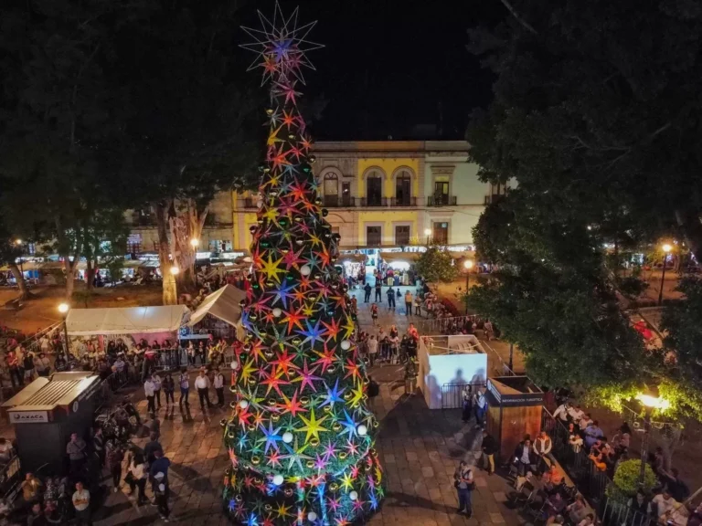 Con encendido de árbol de navidad comienzan las fiestas decembrinas en Oaxaca