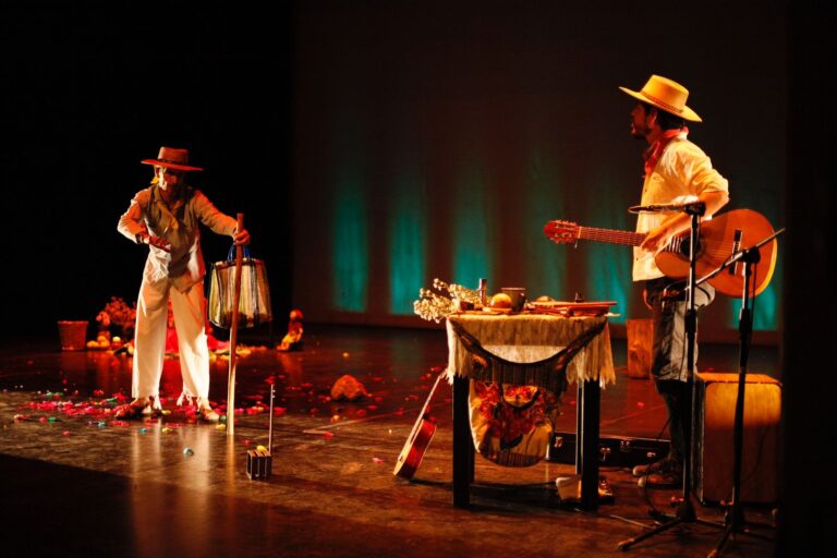 Ofrecen función gratuita por el Día de la Niña y el Niño en el Teatro Macedonio Alcalá