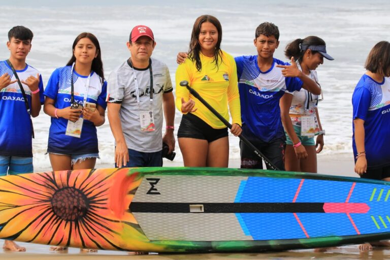 Surfistas oaxaqueños se cuelgan 22 medallas en Conade 2024