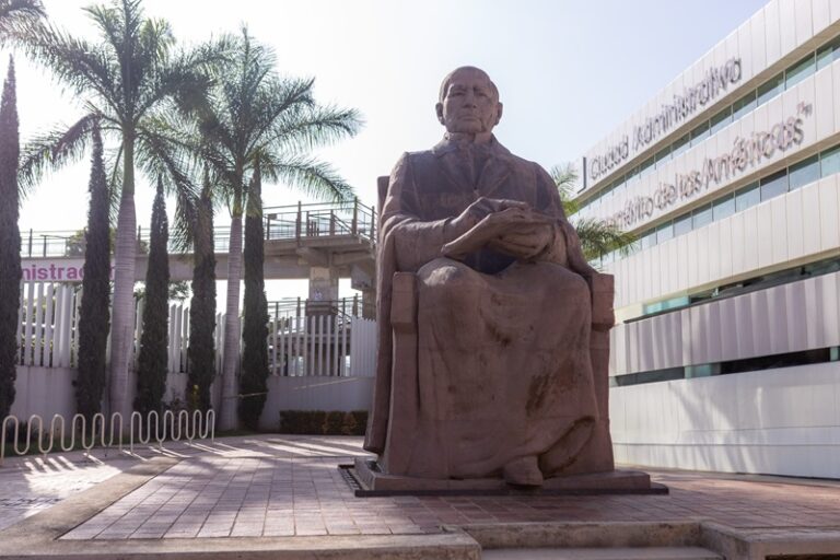 Rinden homenaje al Benemérito de las Américas  en su 152 aniversario luctuoso