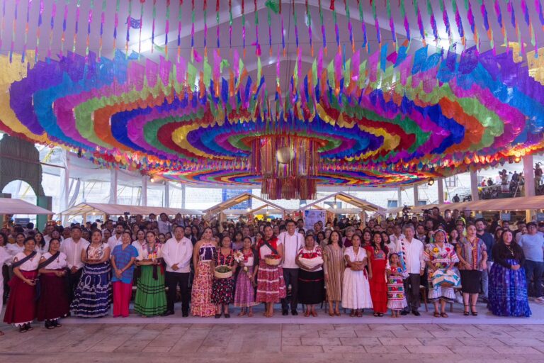 Comparten comunidades oaxaqueñas su magia culinaria en Tianguis Gastronómico “Desde mis raíces con sus sabores”