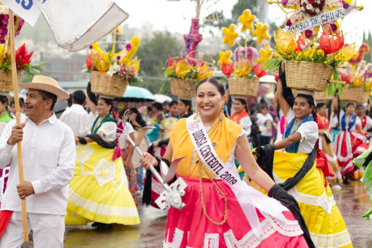 Oaxaca lista para el segundo Desfile de Delegaciones de la Guelaguetza 2024