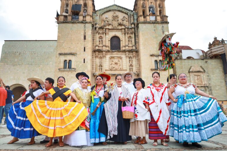 Invitan a ser parte de la Guelaguetza muy Especial 2024 en la Plaza de la Danza