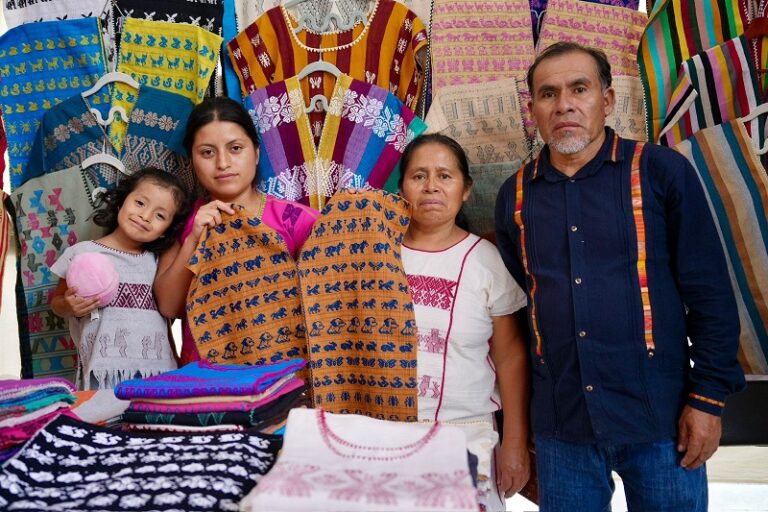 Invitan a conocer la herencia cultural de Oaxaca  en la Feria del telar de cintura