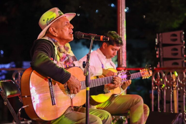 Pedro Torres «El lujo de Pinotepa» comparte en el Cervantino los sonidos de la Costa chica